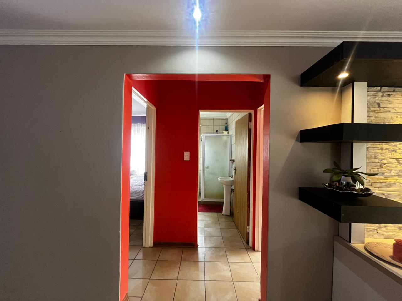 374773472.jpg