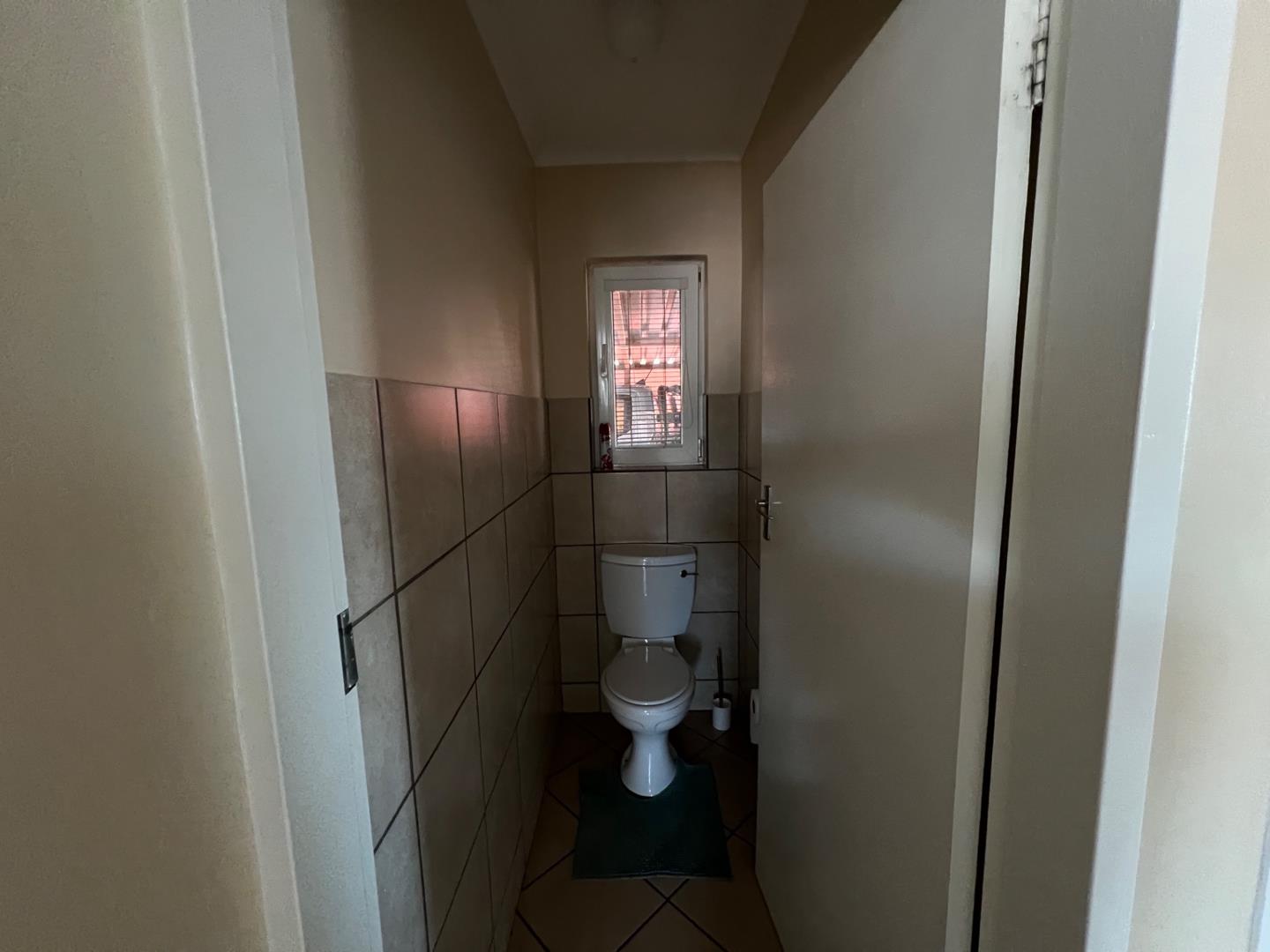 375943582.jpg